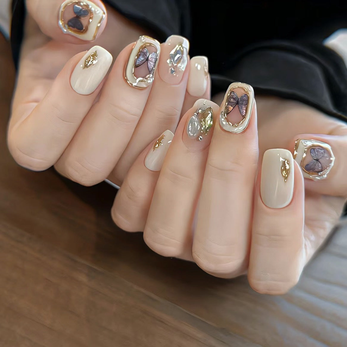 Lover | Baroque Butterfly and Pearl Press-On Nails