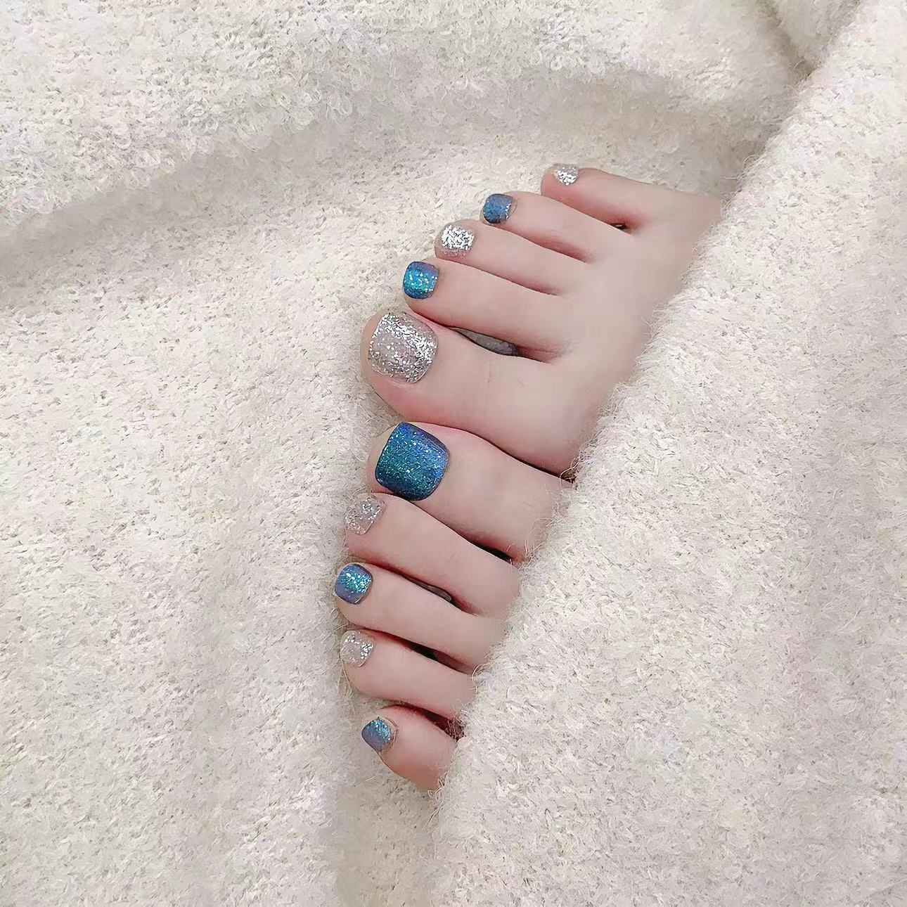 Fearless | Lake Blue and Snowy Grey Press-On Toenails