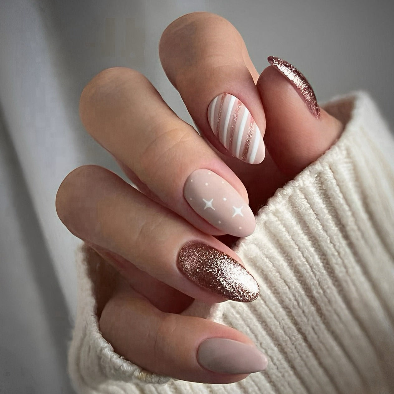 Folklore | Elegant Glitter and Stripe Press-On Nails